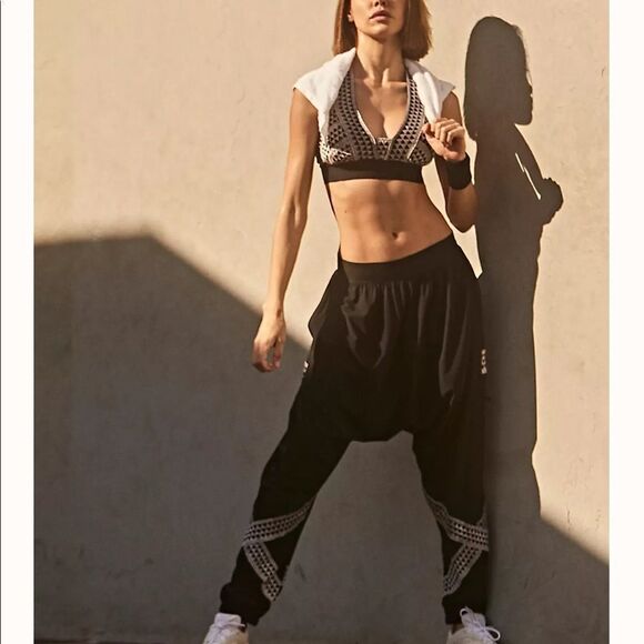 New Free People Movement Summer Moon Harem Pants Black Small B-1260